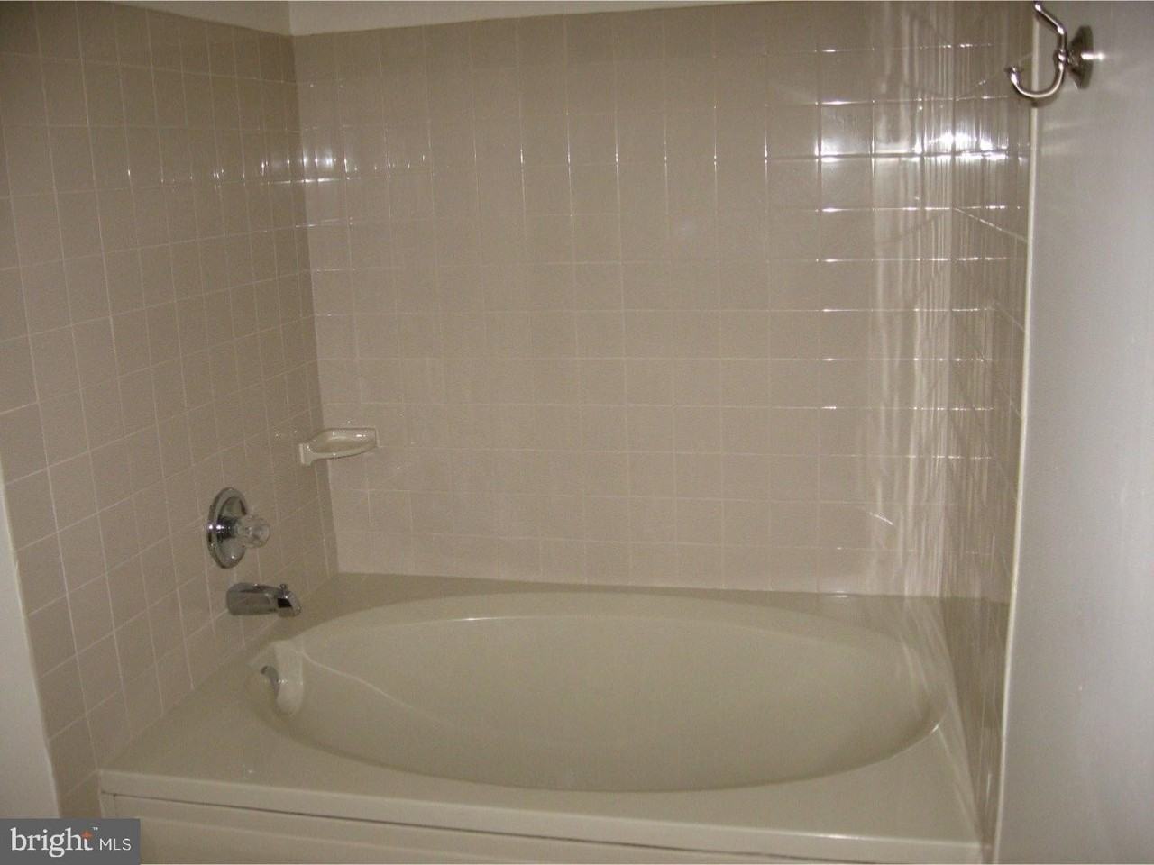 3304 Waltham Ct - Photo 7 of 9