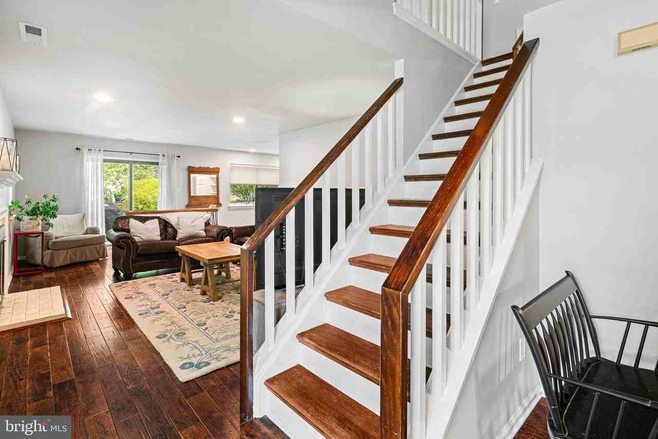 230 Ballytore Ct - Photo 3 of 15