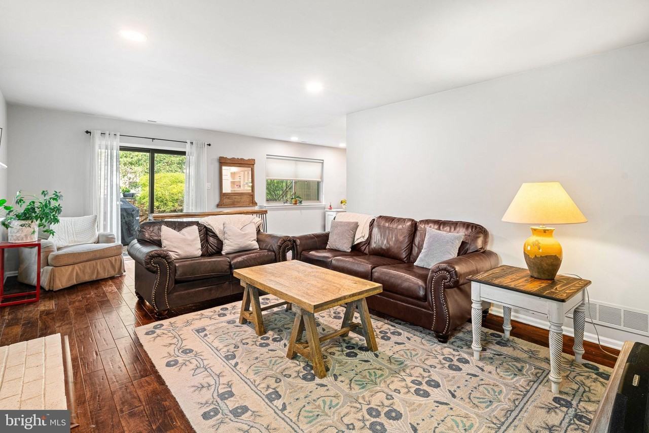 230 Ballytore Ct - Photo 4 of 15