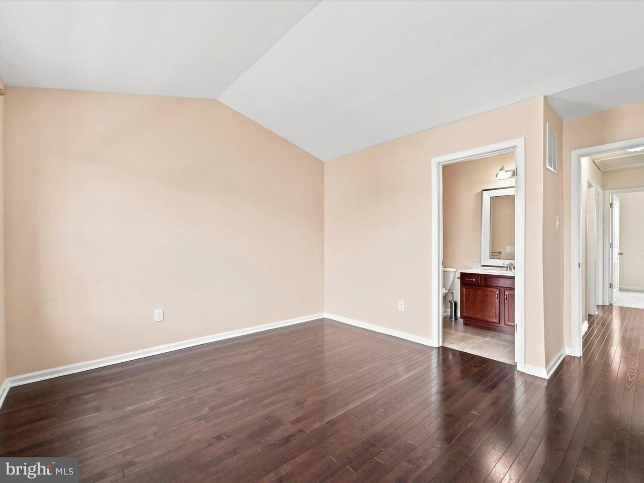 145 Mercer Ct - Photo 6 of 29