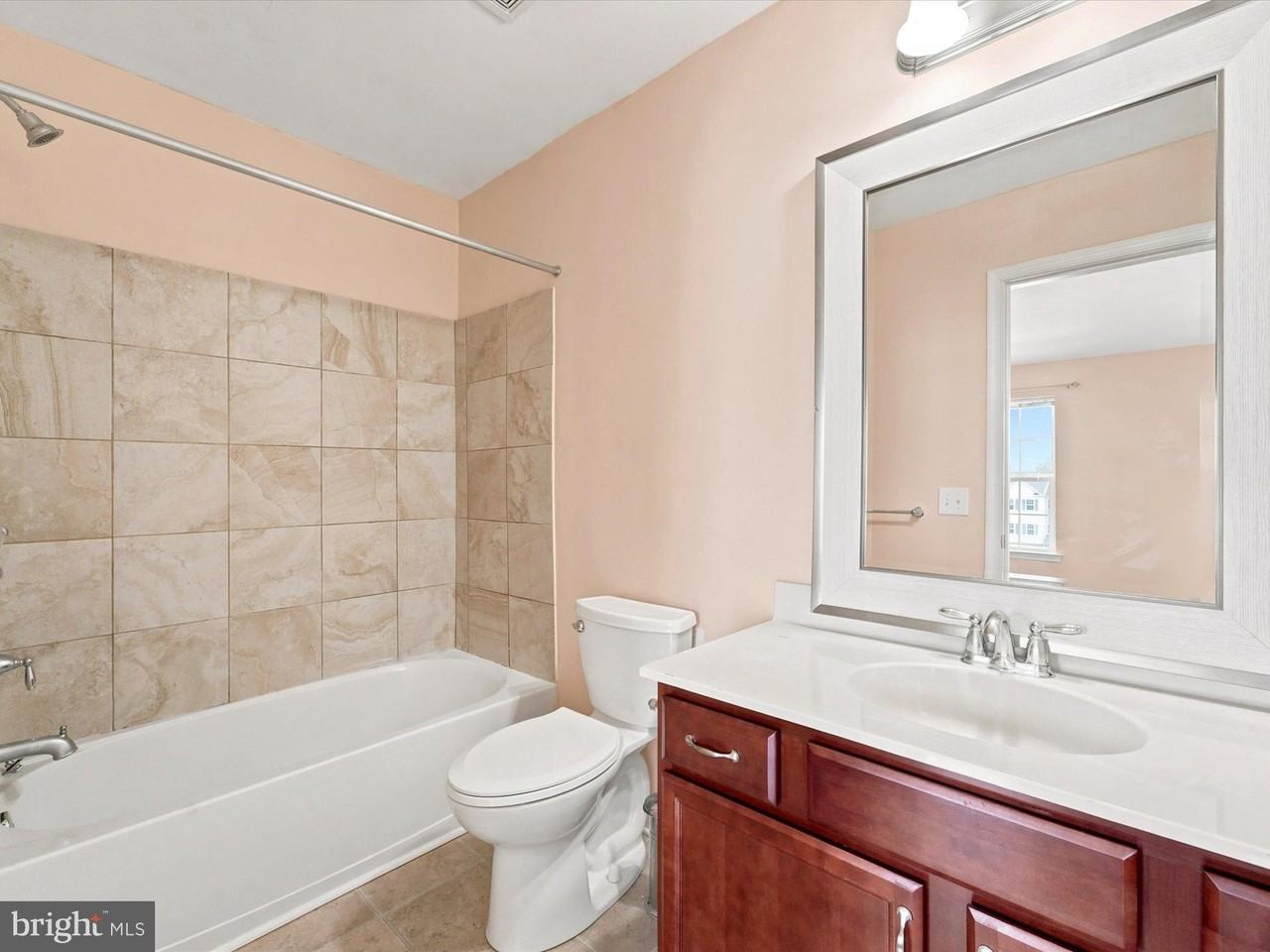 145 Mercer Ct - Photo 7 of 29