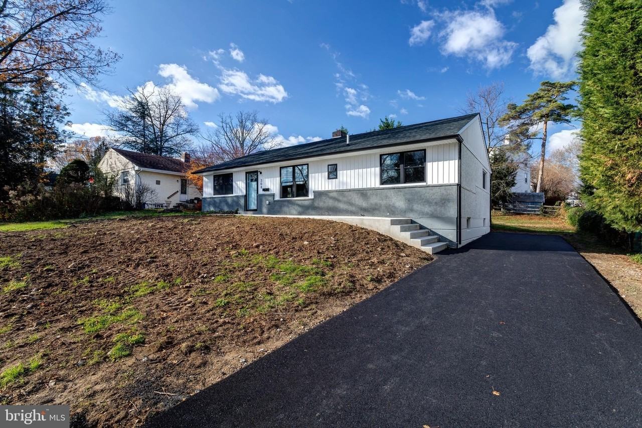 308 Lenox Rd - Photo 4 of 30