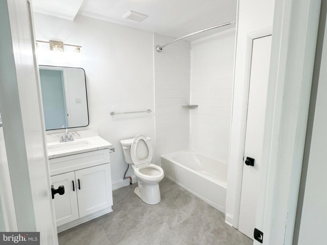 4930 W Chester Pike #201 - Photo 5 of 10