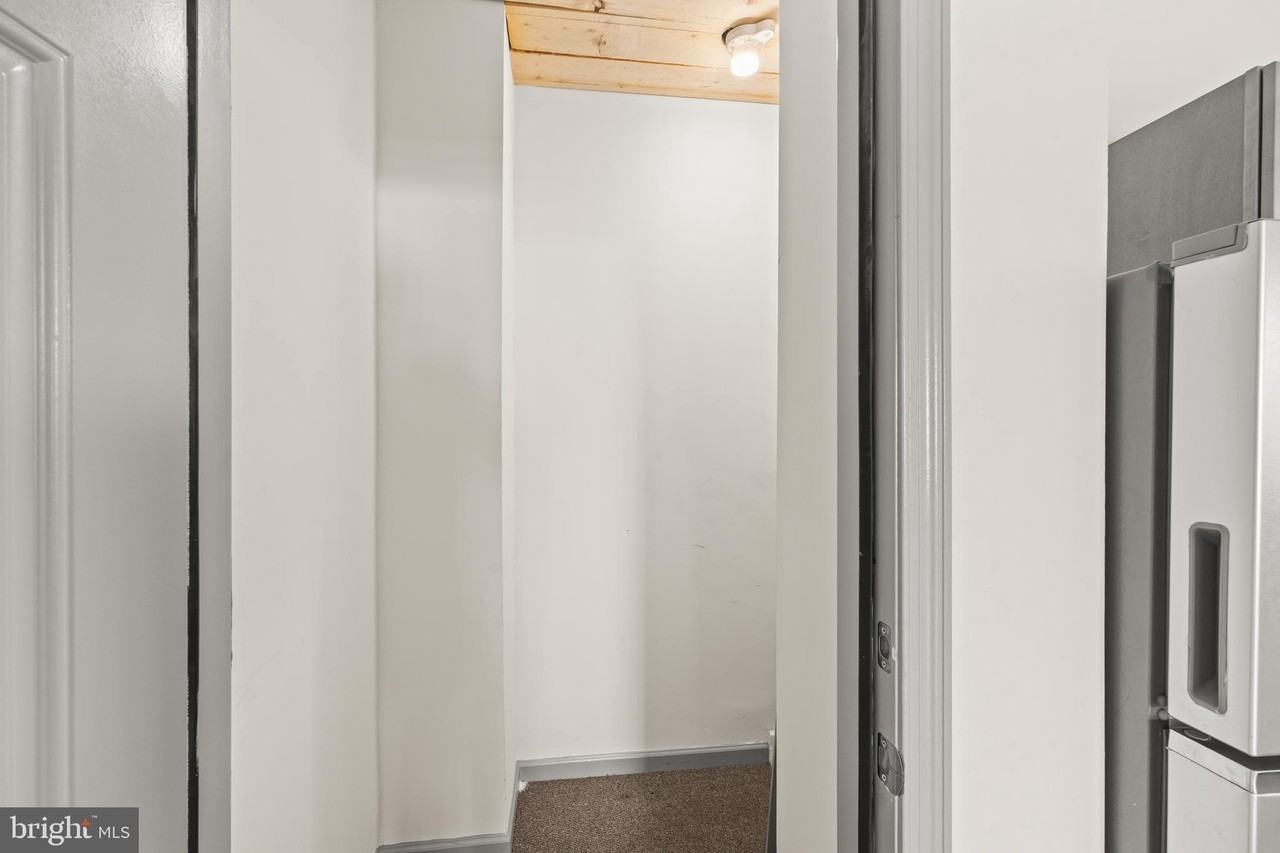 531 Walton St #3 - Photo 3 of 13