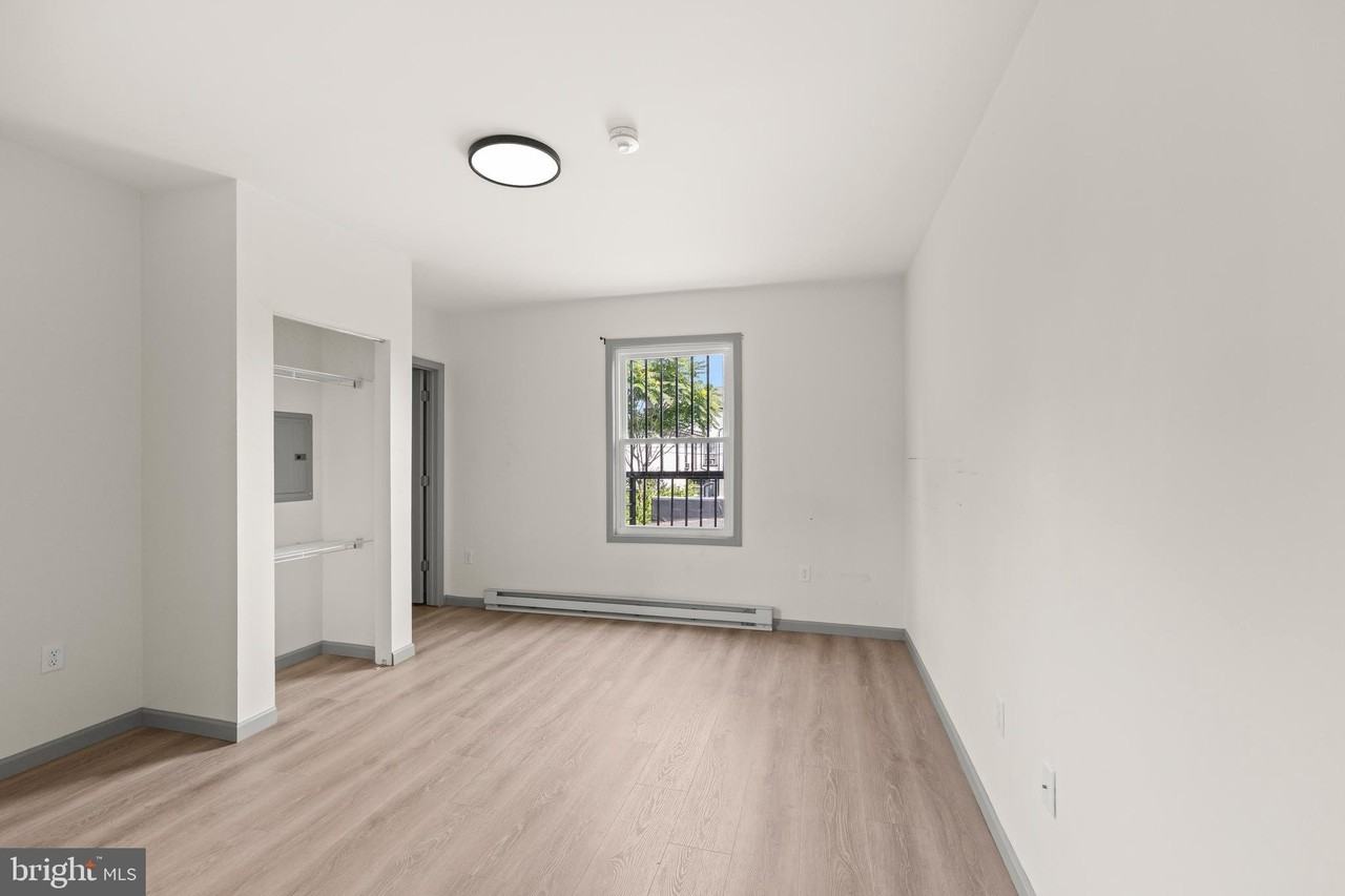 531 Walton St #3 - Photo 5 of 13