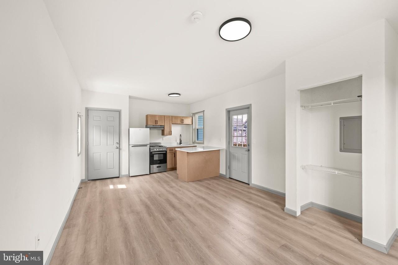 531 Walton St #3 - Photo 6 of 13