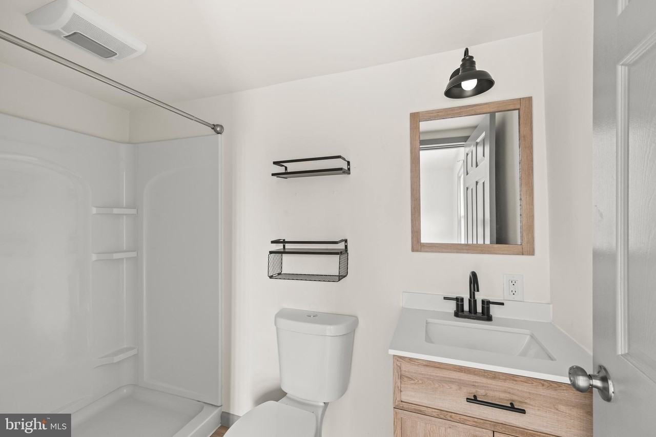 531 Walton St #3 - Photo 7 of 13