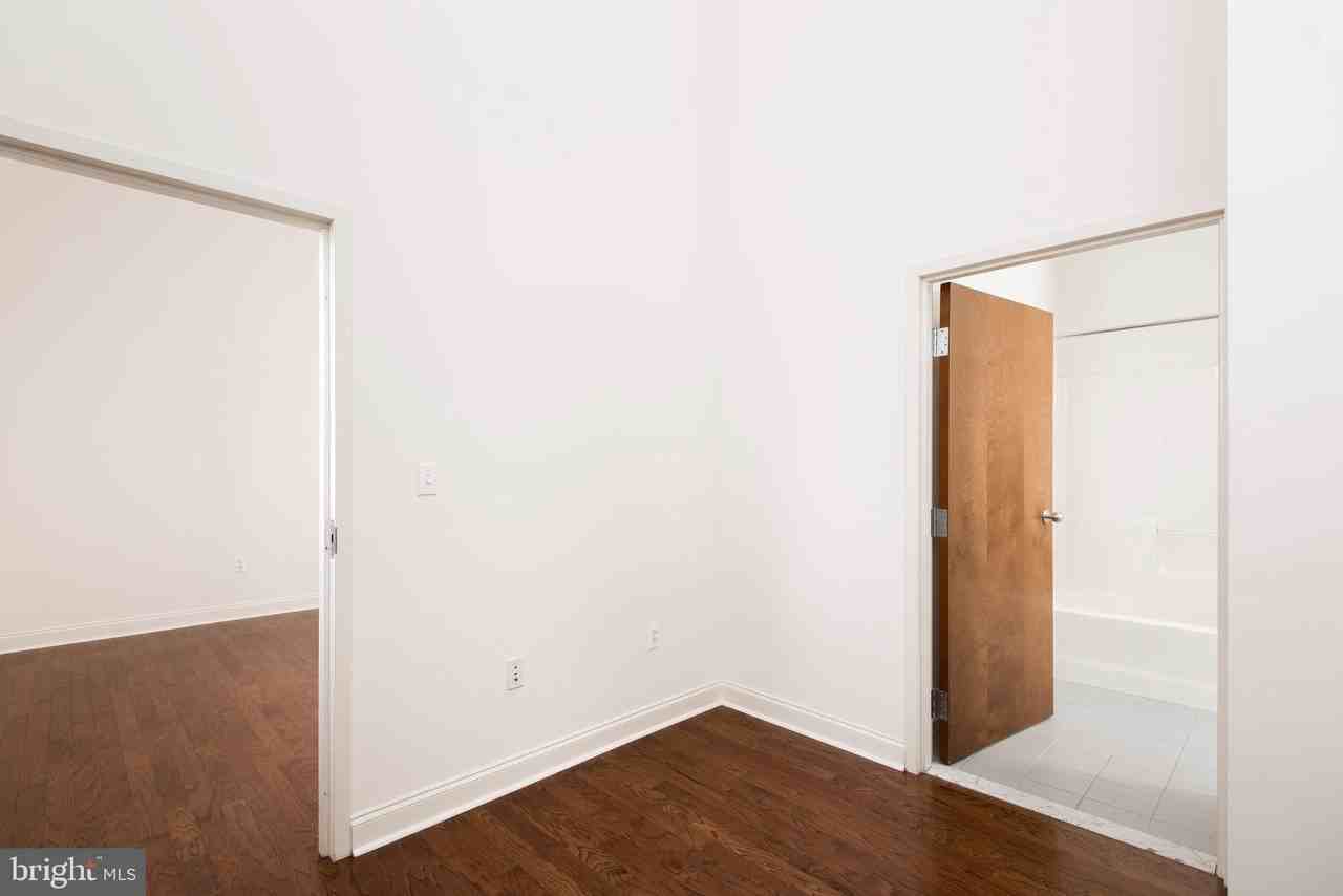 1825 Spruce St #2F - Photo 2 of 6