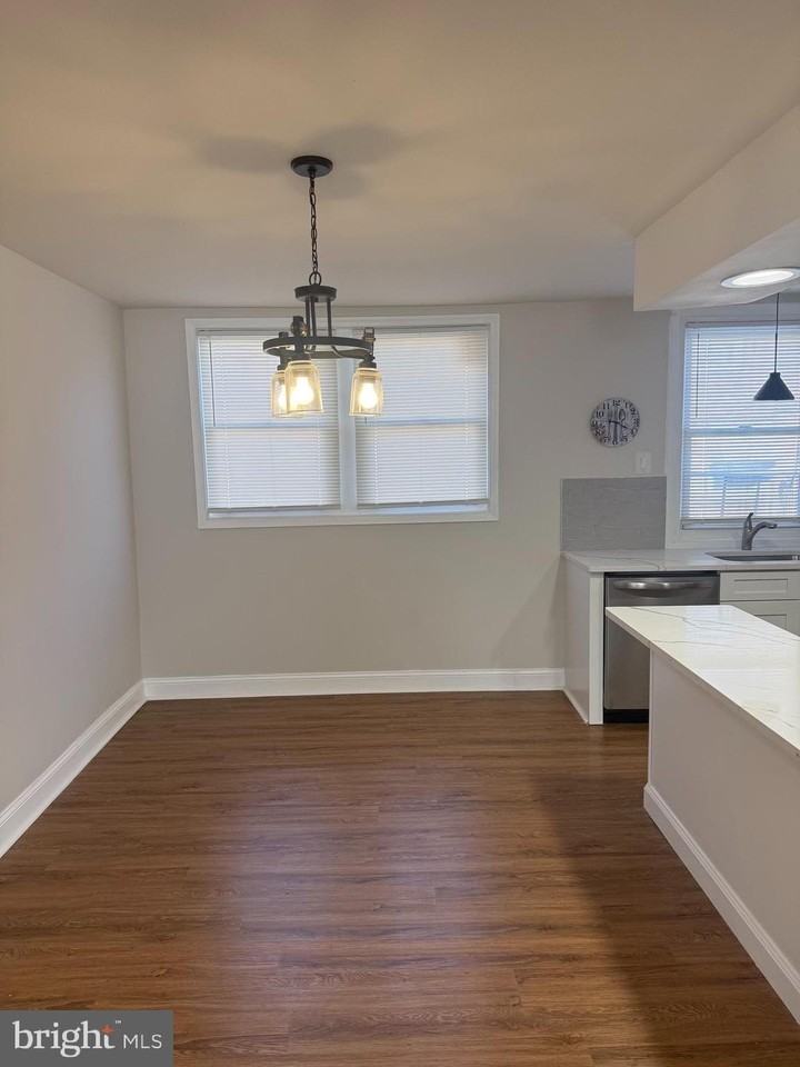 4427 Vista St - Photo 6 of 25