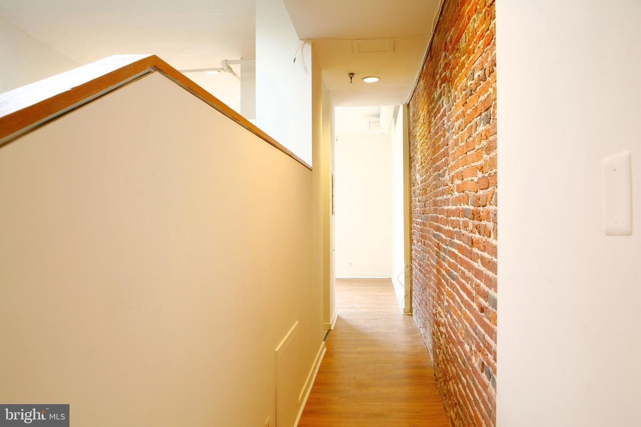 1303 Arch St #406 - Photo 7 of 15