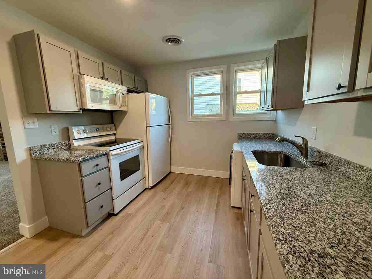 603 Main St - Photo 4 of 15