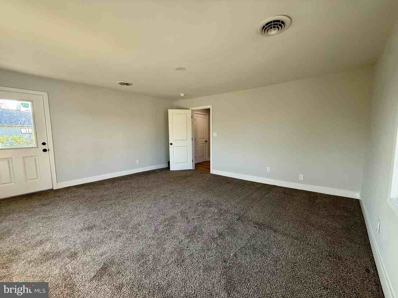 603 Main St - Photo 6 of 15