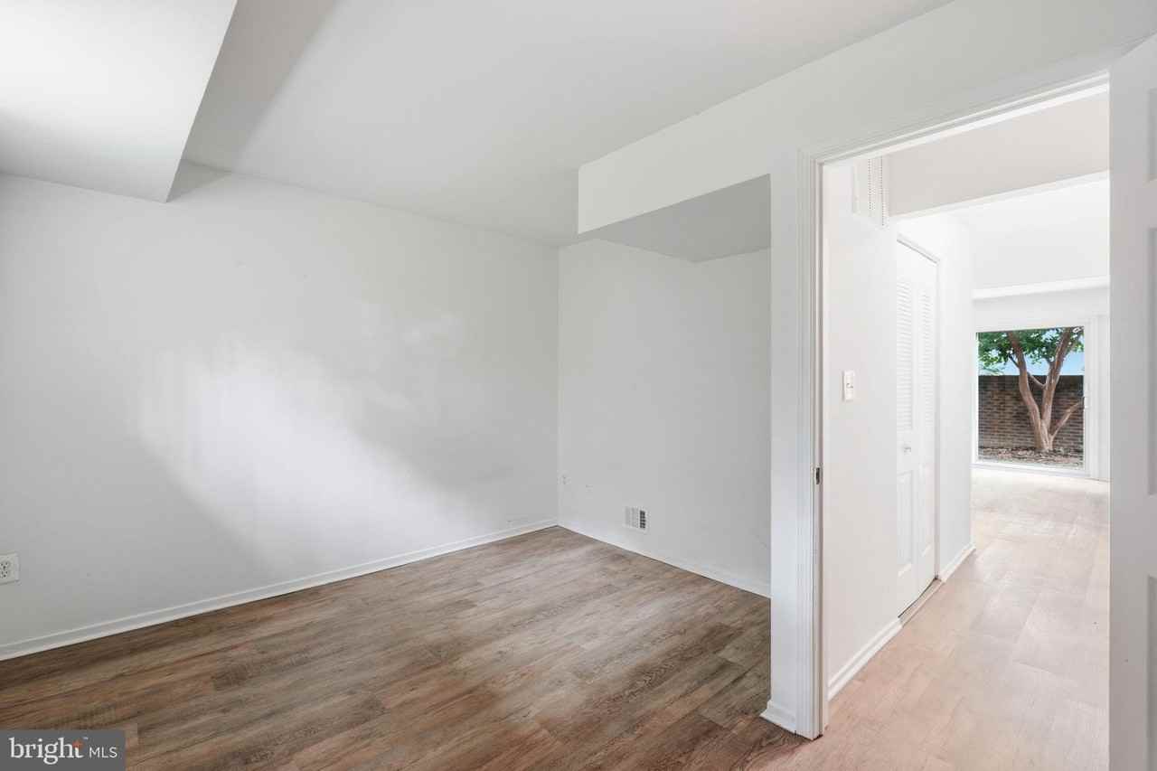 975 S Taylor St - Photo 2 of 35