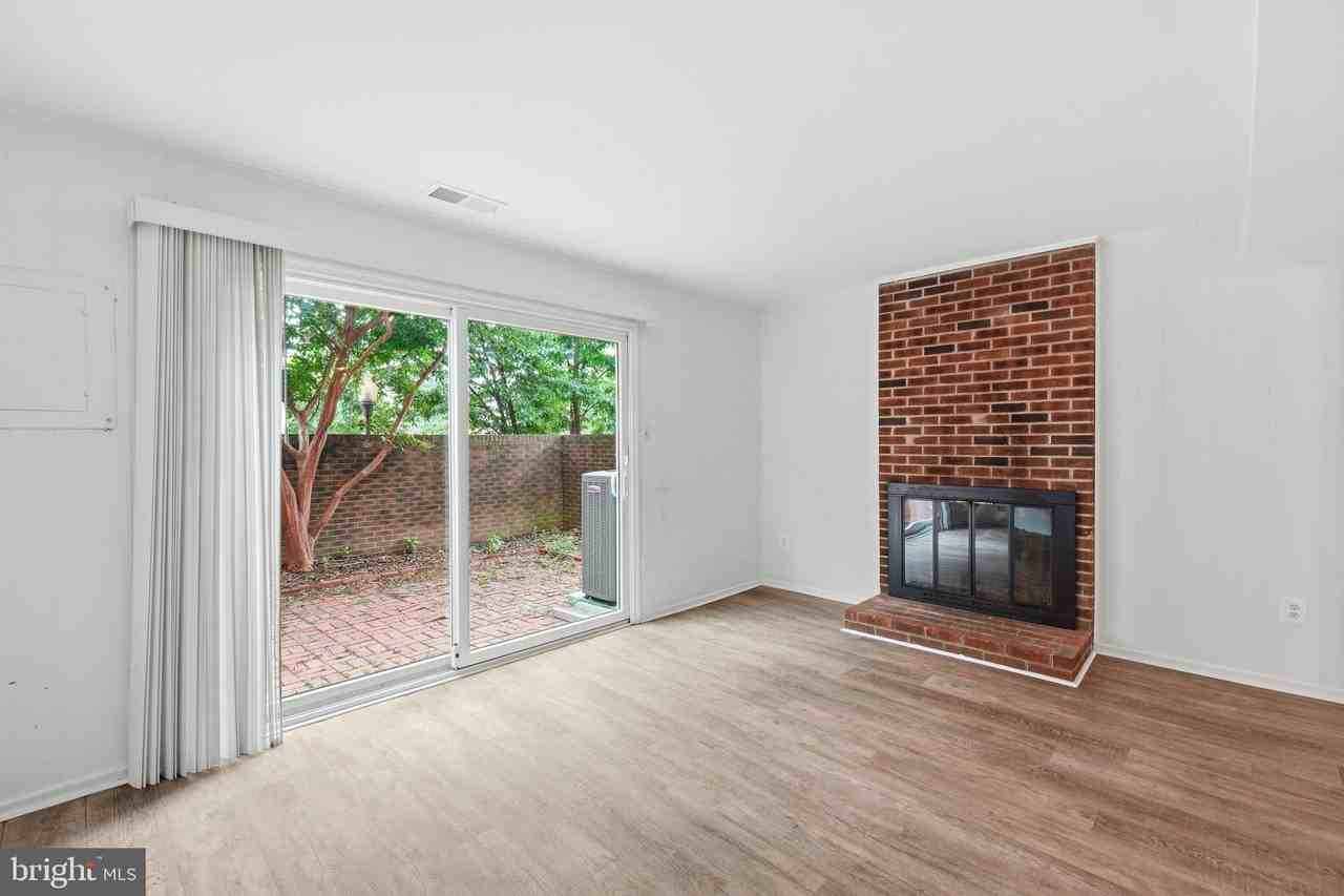 975 S Taylor St - Photo 5 of 35