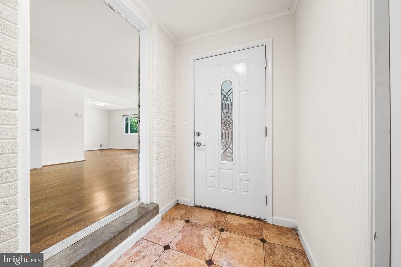 5313 Taney Ave - Photo 5 of 42