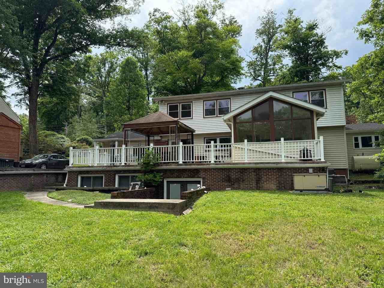 5129 Chowan Ave - Photo 2 of 8