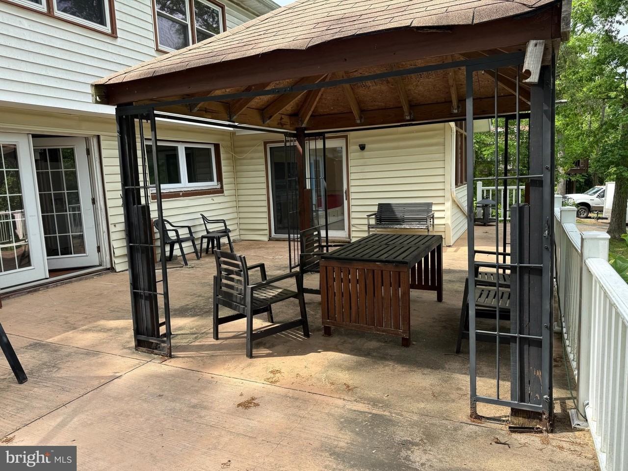 5129 Chowan Ave - Photo 4 of 8
