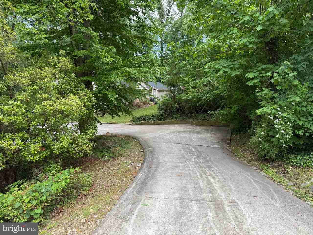 5129 Chowan Ave - Photo 5 of 8