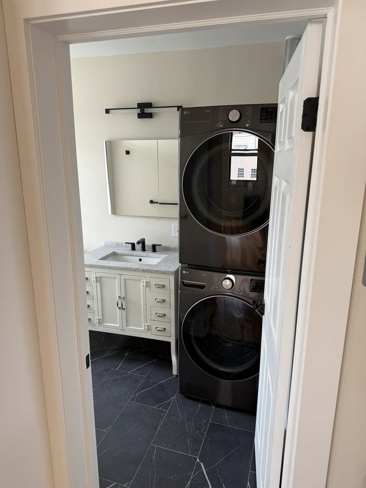 24 N Dean St #7 - Photo 2 of 4