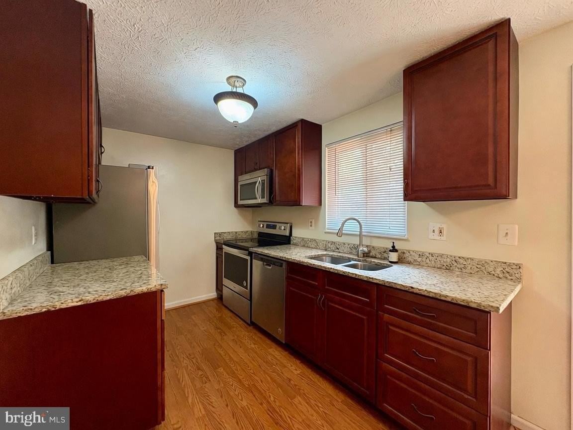 8112 Parkdale Ct - Photo 7 of 22