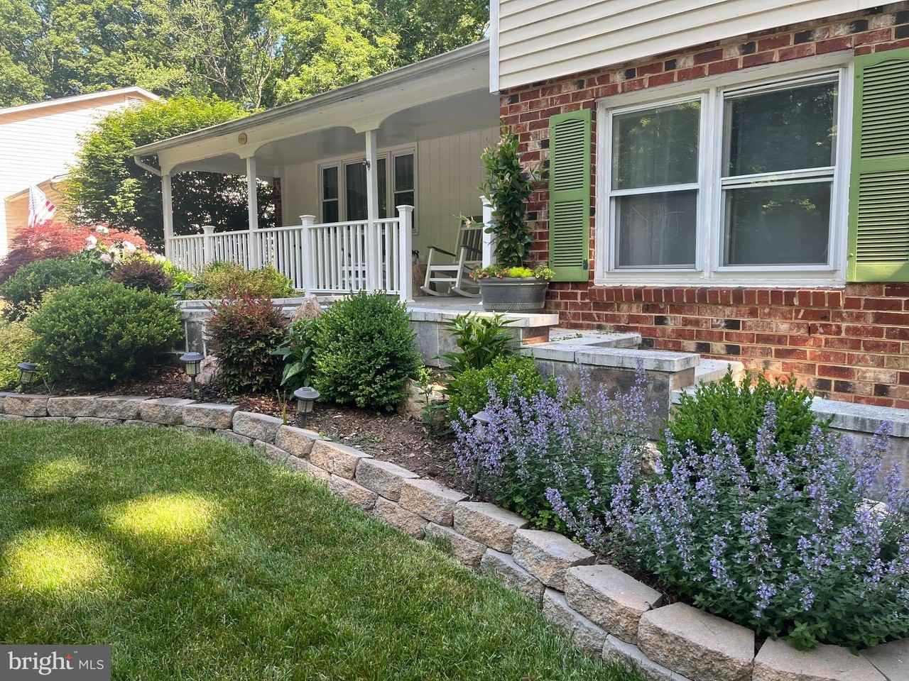 10320 Collingham Dr - Photo 2 of 18