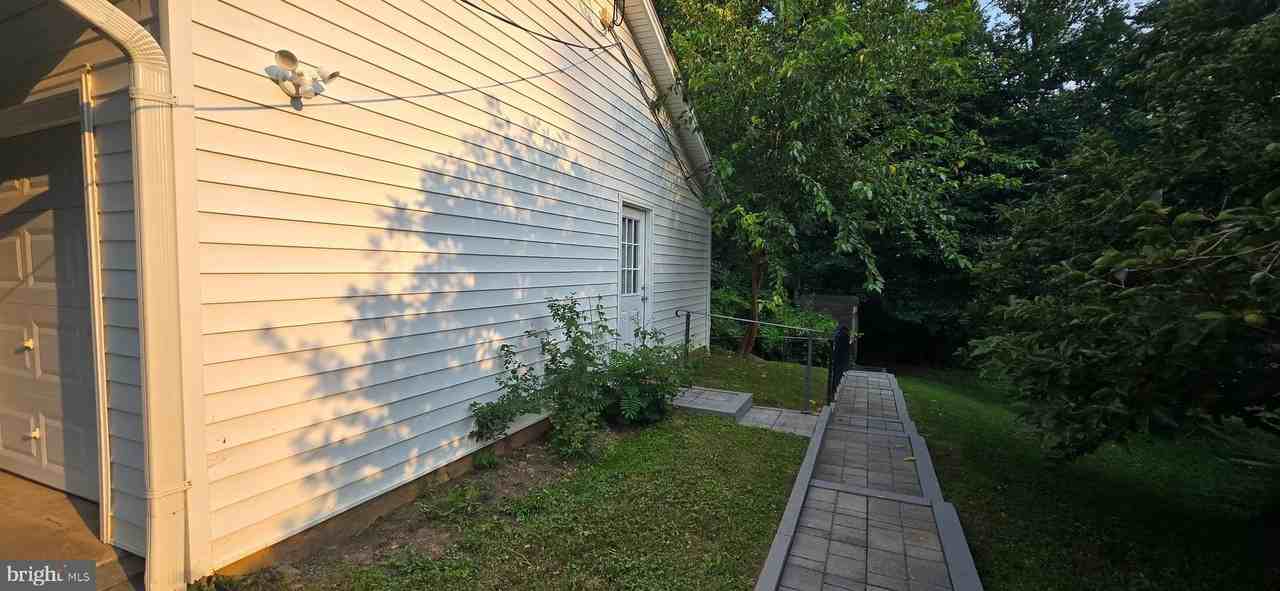 9809 Limoges Dr - Photo 4 of 29