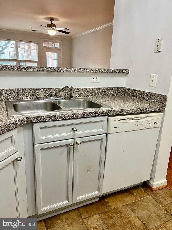 2701 Bellforest Ct #204 - Photo 6 of 26