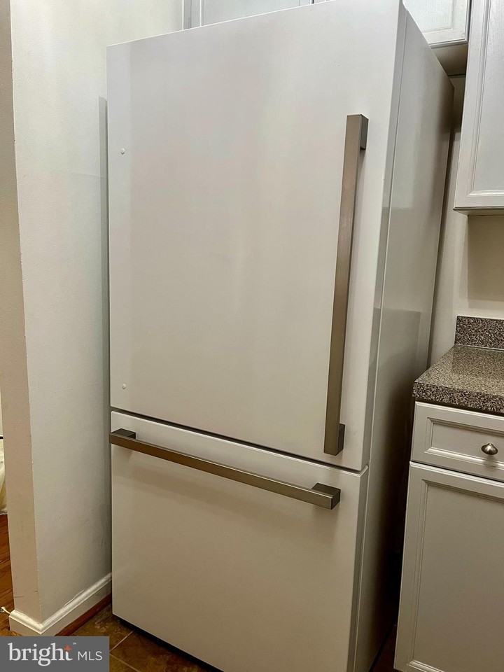 2701 Bellforest Ct #204 - Photo 7 of 26