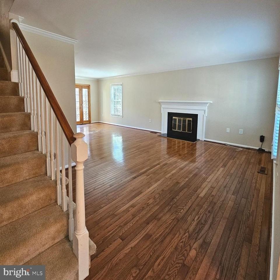 6413 Four Oaks Ln - Photo 6 of 47