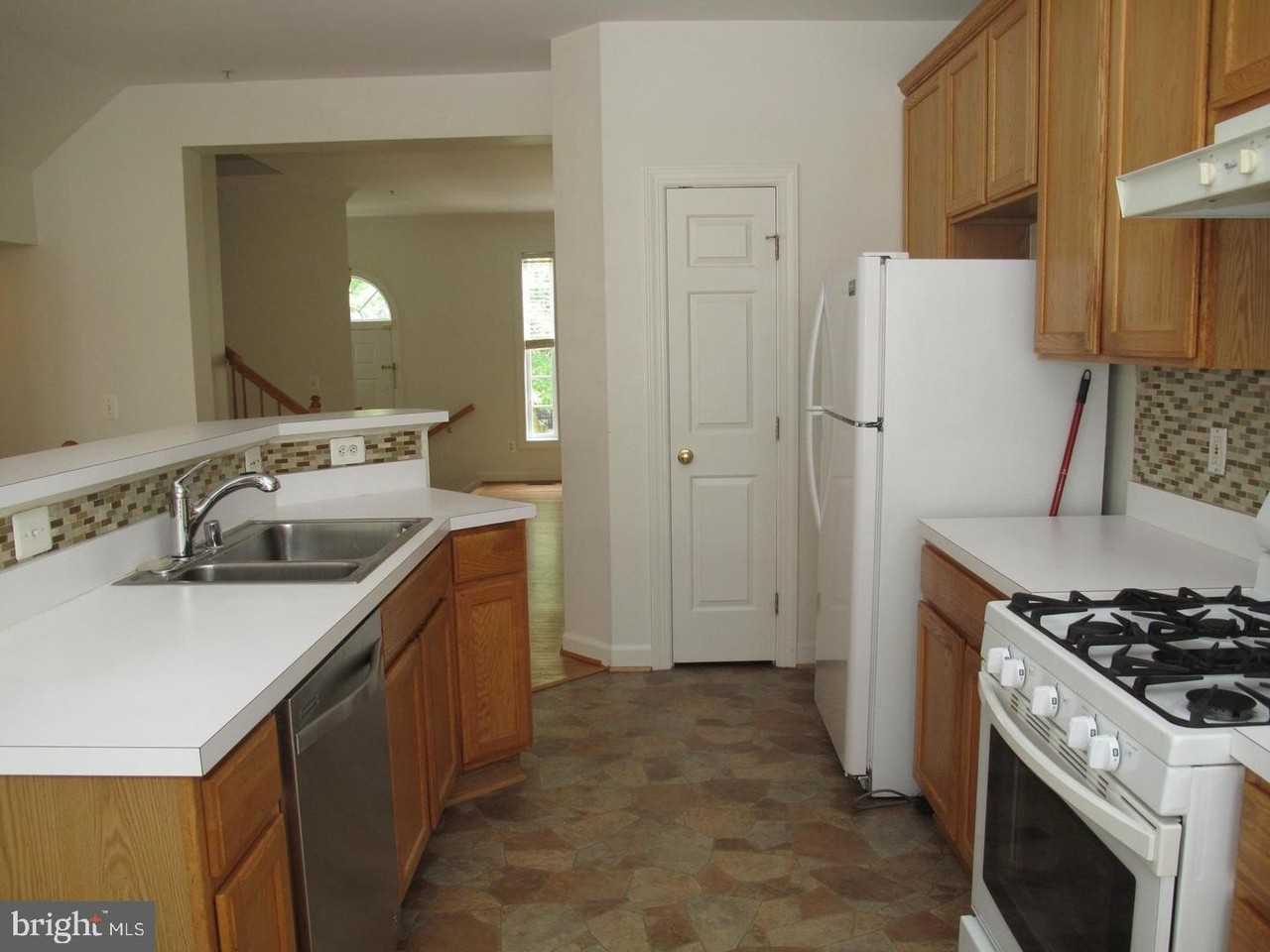 8176 Skelton Cir - Photo 7 of 20