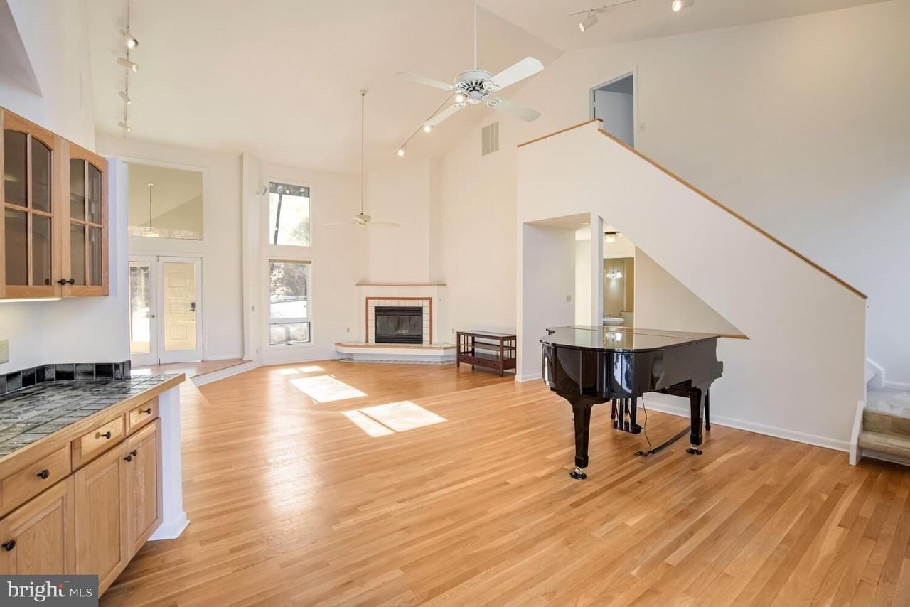 11290 Spyglass Cove Ln - Photo 6 of 26