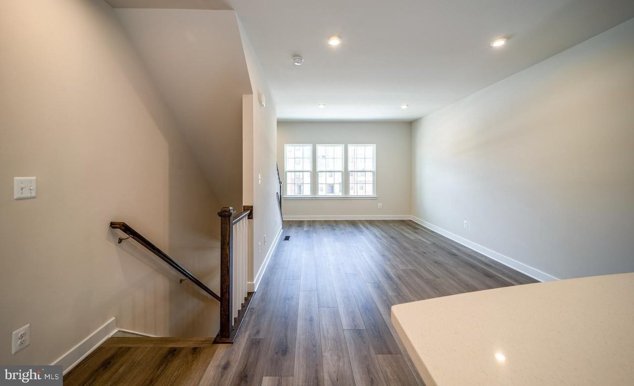 14062 Sunrise Valley Dr - Photo 7 of 28