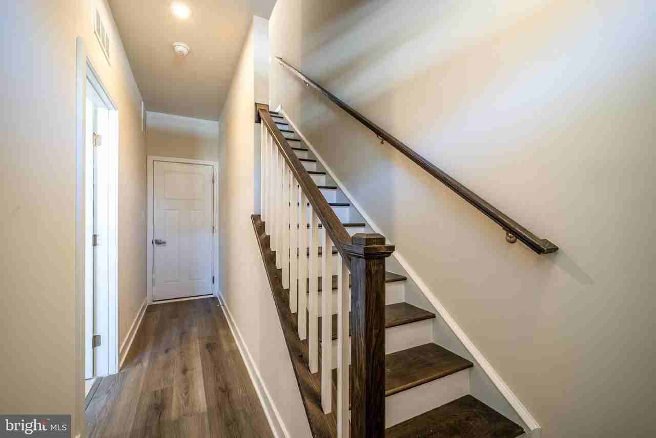 14064 Sunrise Valley Dr - Photo 3 of 29
