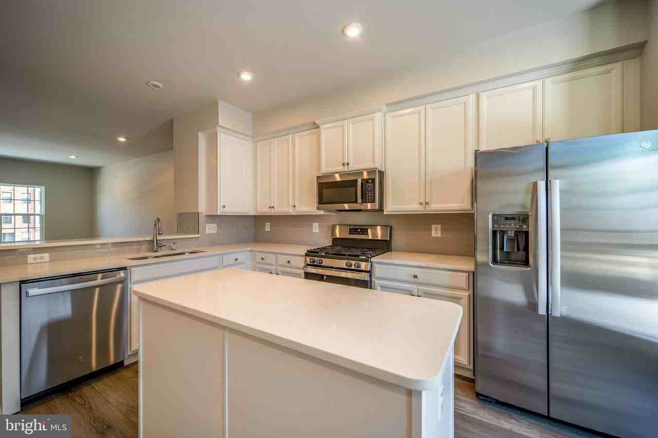 14064 Sunrise Valley Dr - Photo 5 of 28