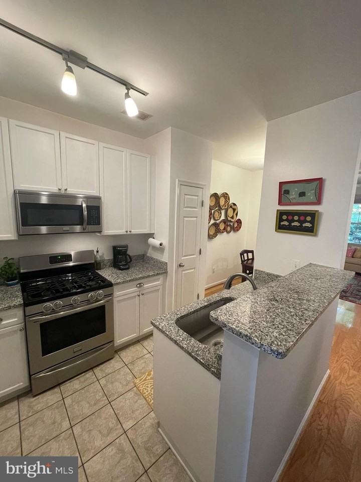 2665 Manhattan Pl #02-101 - Photo 5 of 31
