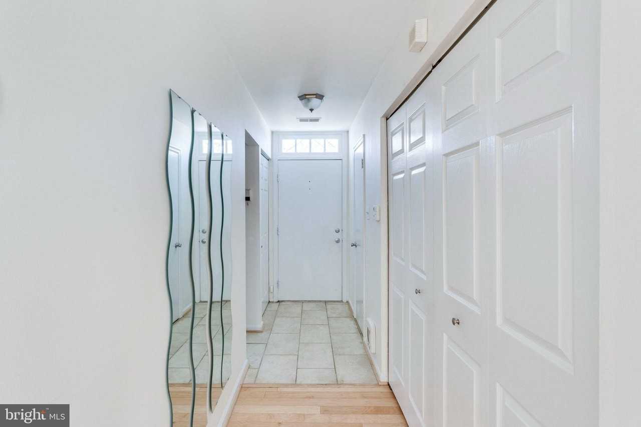 9977 Capperton Dr - Photo 5 of 32