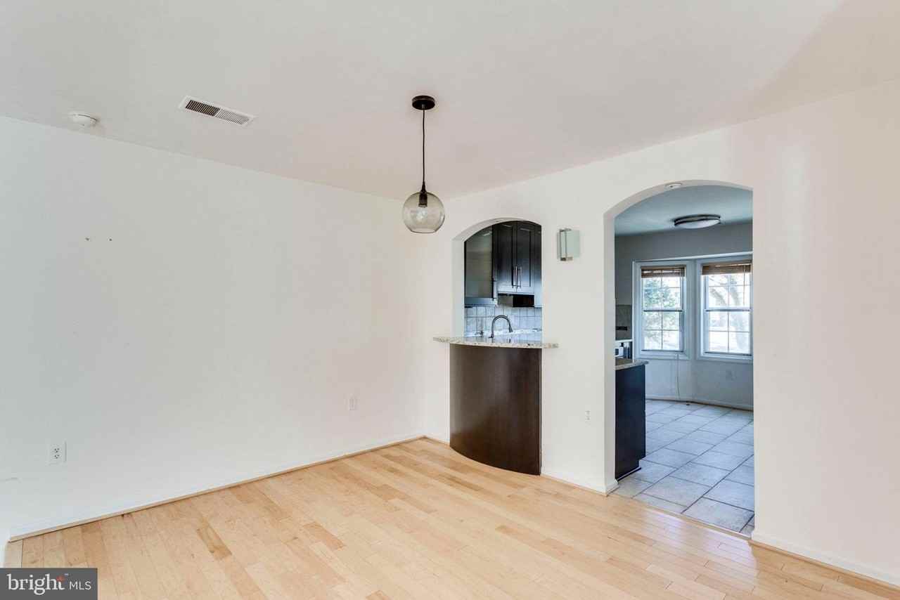 9977 Capperton Dr - Photo 7 of 32