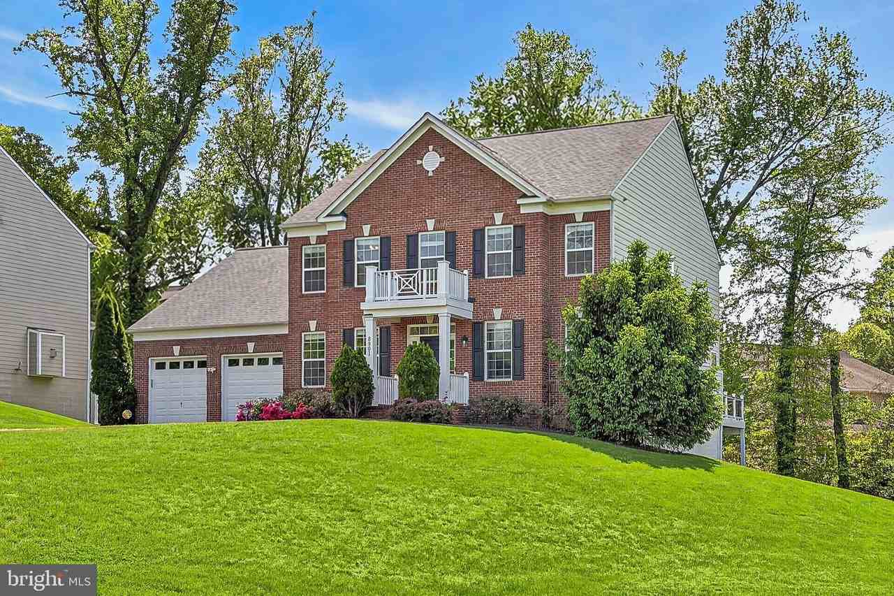 8901 Hargrove Ct - Photo 2 of 50