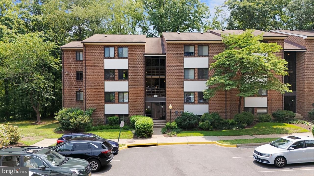 1423 Northgate Sq