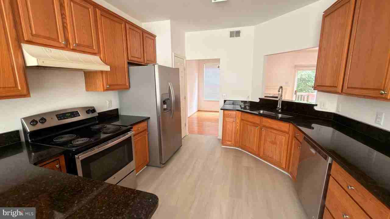 2911 Jessica Ct - Photo 4 of 21