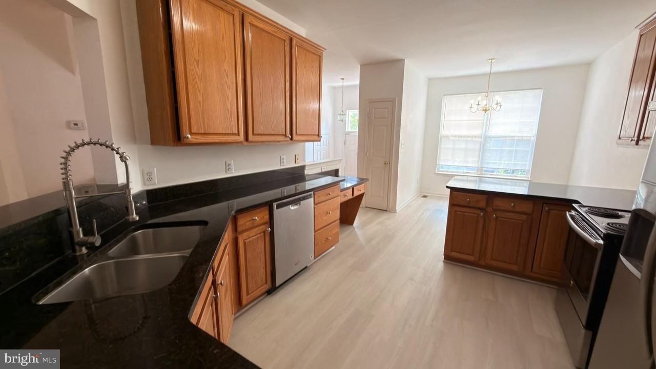 2911 Jessica Ct - Photo 5 of 21