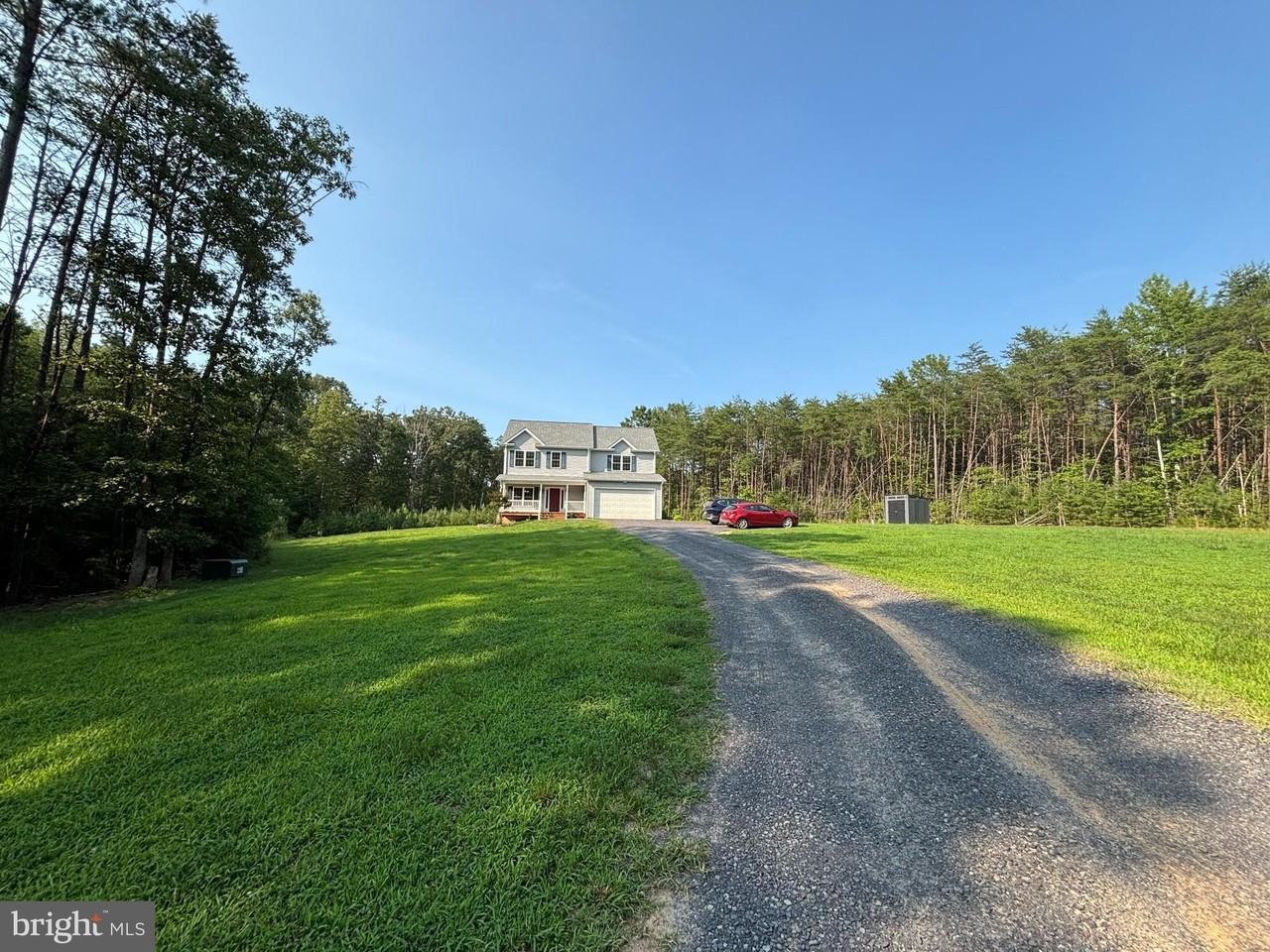 16209 Round Hill Rd - Photo 2 of 47
