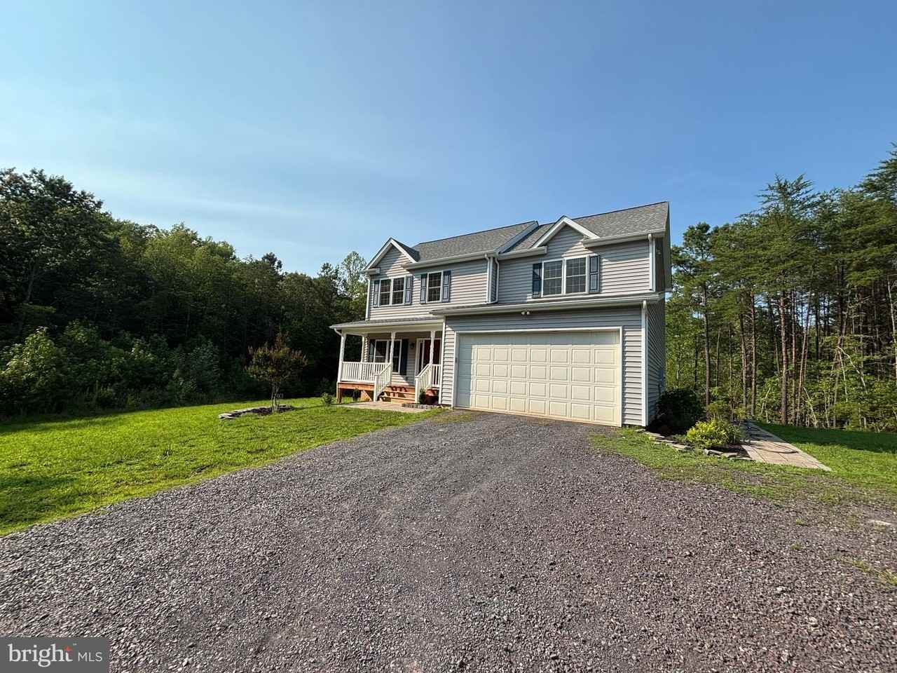 16209 Round Hill Rd - Photo 4 of 47