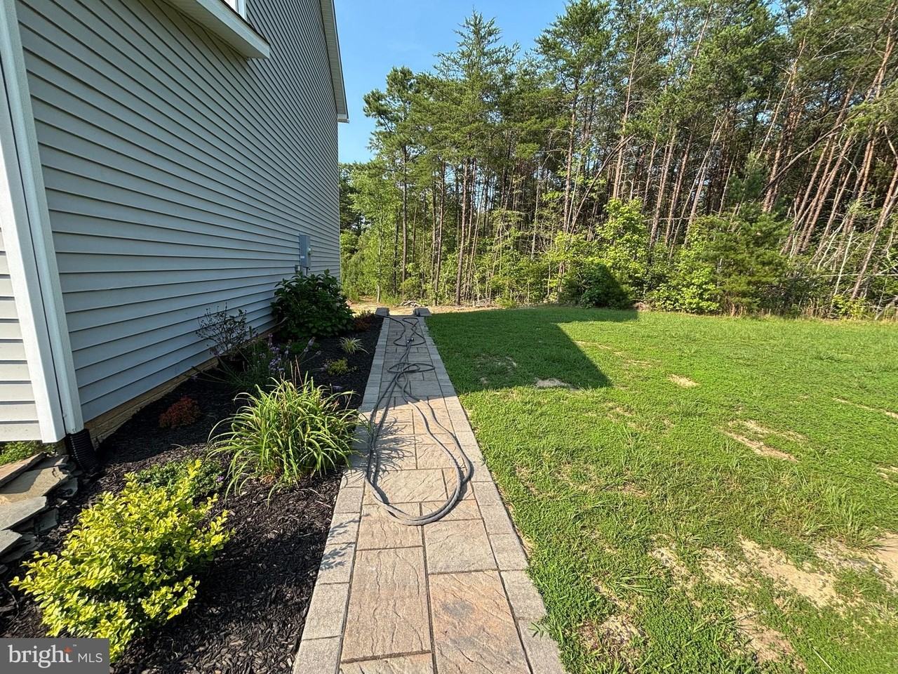 16209 Round Hill Rd - Photo 5 of 47