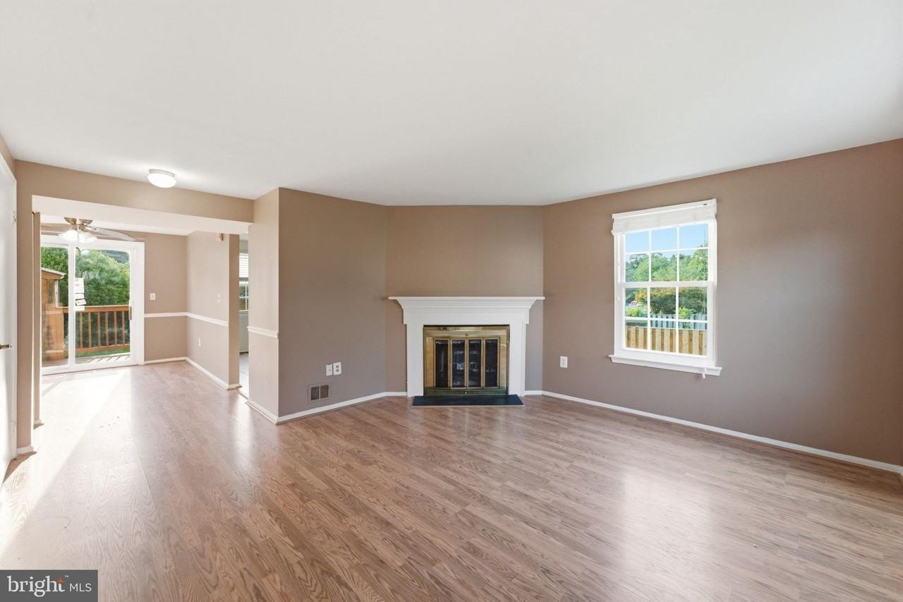 22 Quincy Ct - Photo 4 of 50