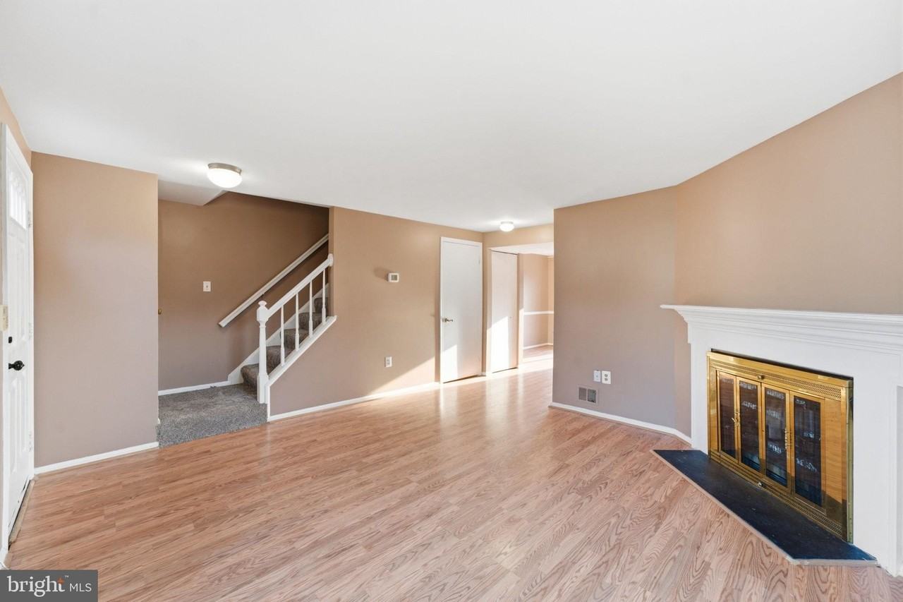 22 Quincy Ct - Photo 5 of 50