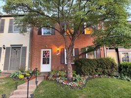 featured image of 899 Holborn Ct #899