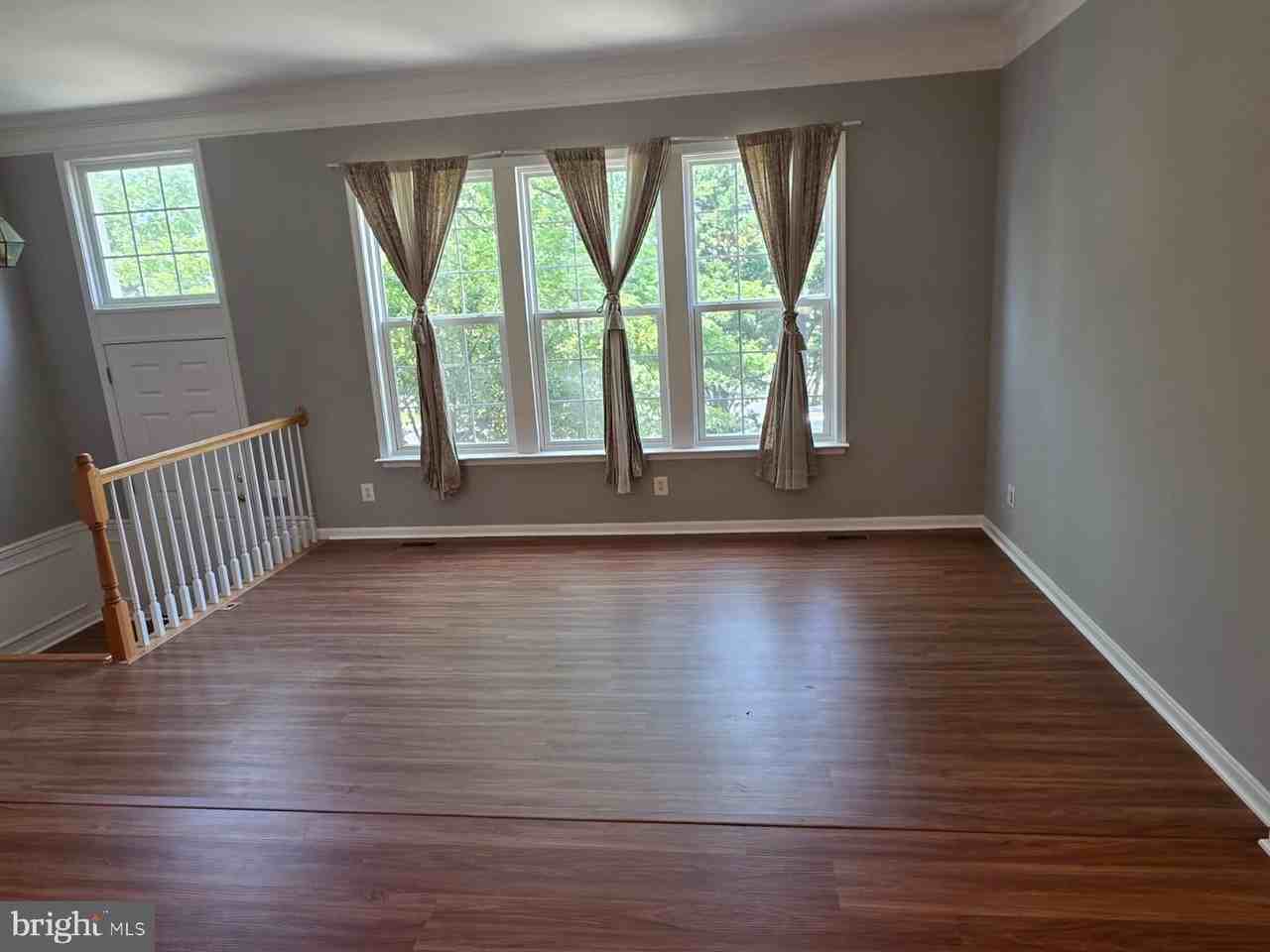 22486 Maison Carree Sq - Photo 3 of 10