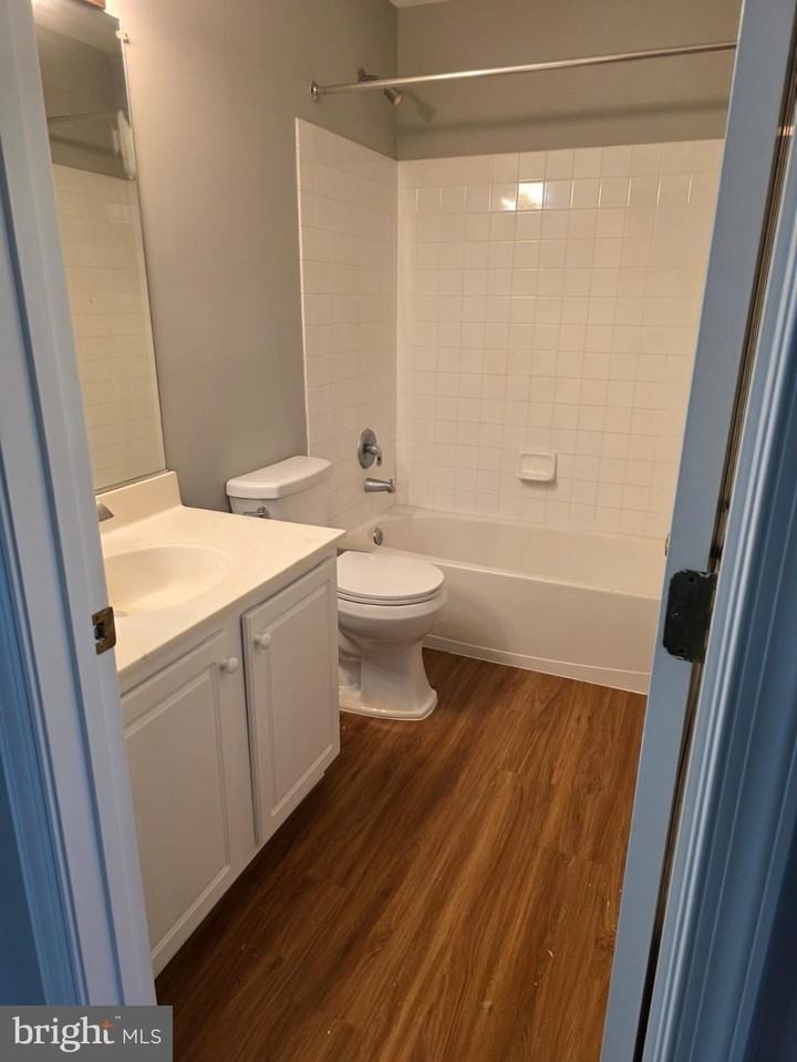 22486 Maison Carree Sq - Photo 5 of 10