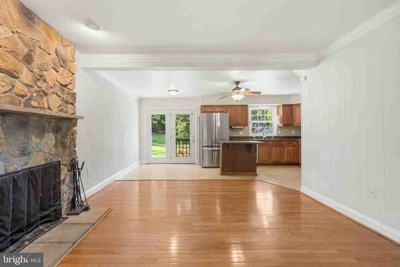 13204 Nickleson Dr - Photo 2 of 30